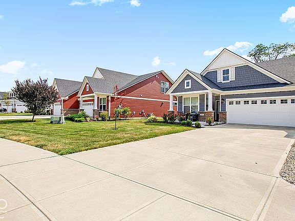 2nd image of 825 Stone Trace Ct