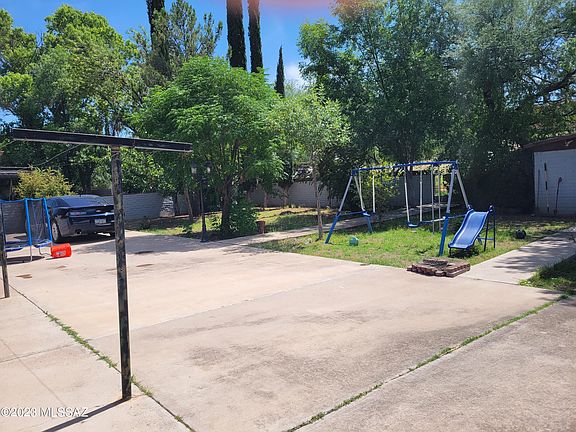 3rd image of 2254 N Calle Avispas