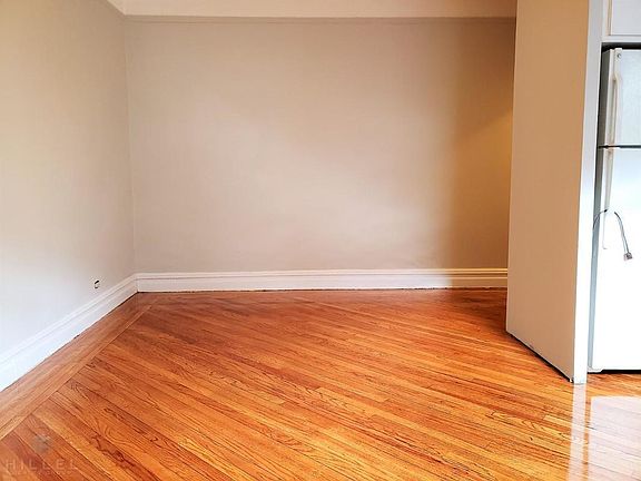 3rd image of 4317 48th St APT 6O