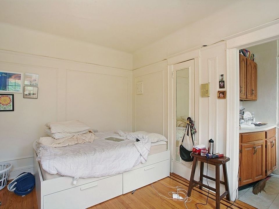 2nd image of 49 Willow St APT 3C
