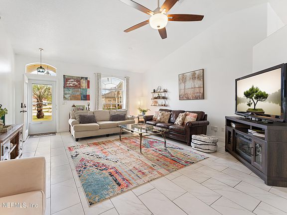 3rd image of 9 WILDWOOD Place