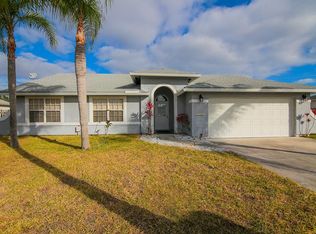 2248 SE Charleston Dr, Port Saint Lucie, FL 34952