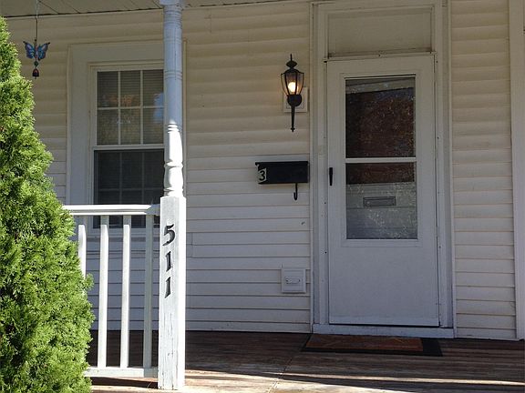 2nd image of 511 Willis St APT 3