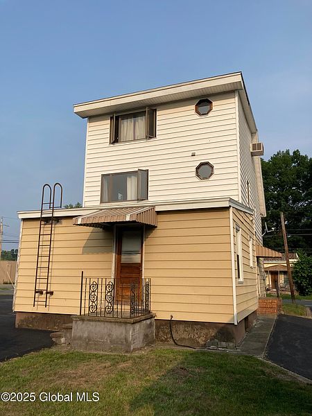 5th image of 2233 Guilderland Avenue
