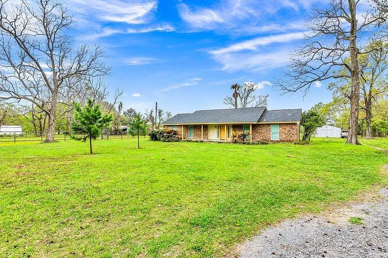 4 bed, 3.0 bath, 1971 sqft, $2,600 — Photo 4