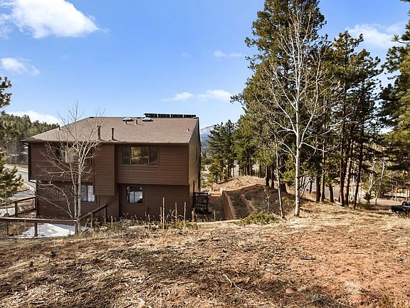 4th image of 590 Greenway Ct APT A