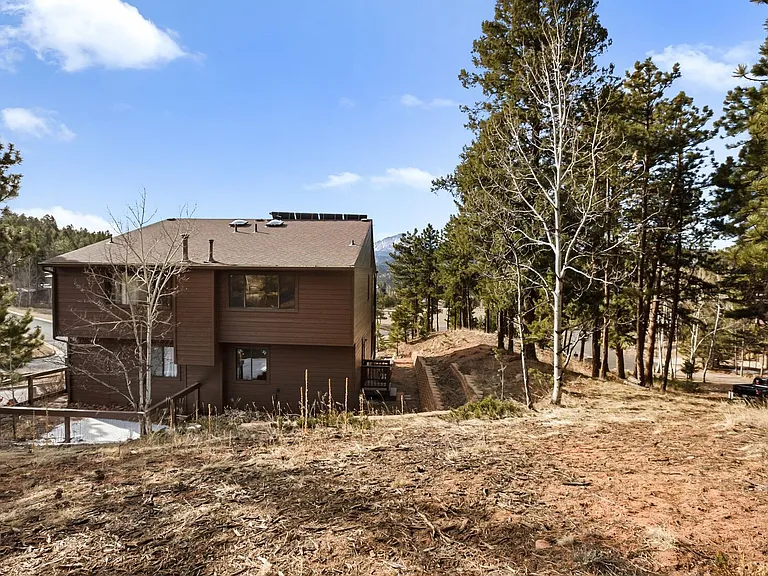 590 Greenway Ct #A — Photo 4