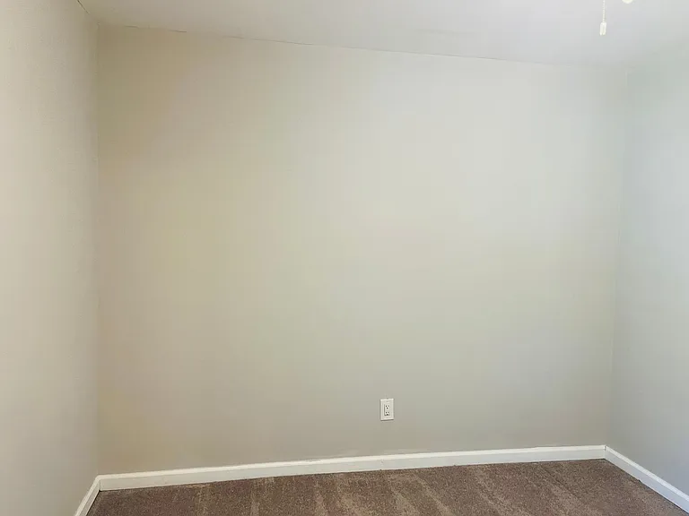 147 N Lake Dr — Photo 24