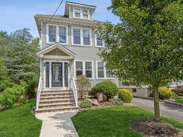 215 E High St