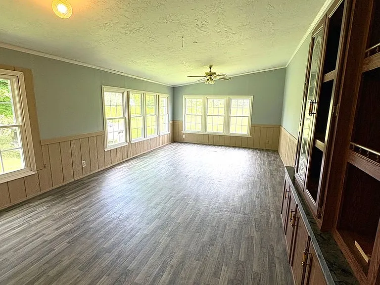 6284 Mud Lick Flippin Rd — Photo 5
