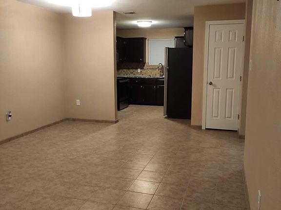 4th image of 312 Monica St #1