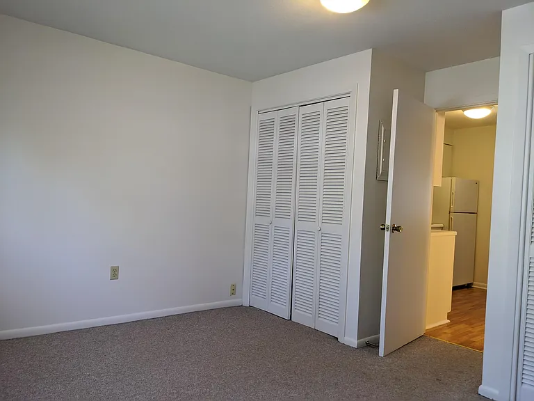 328 College St — Photo 37