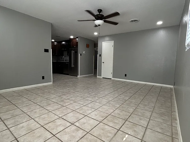 119 Foster Dr #A — Photo 2