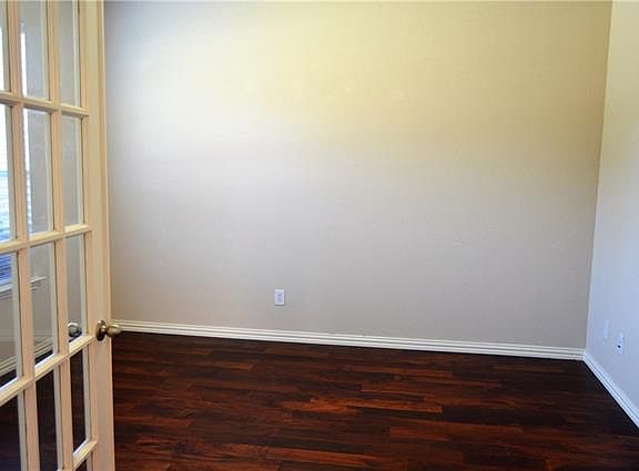 2nd image of 1709 Whispering Glen Dr
