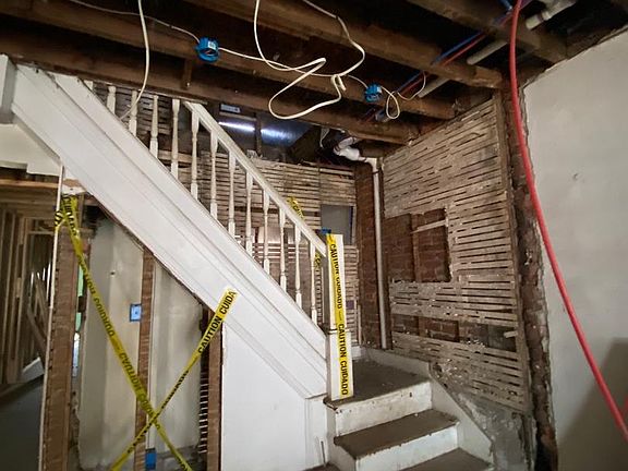3rd image of 212 W 25th St