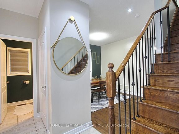 4th image of 11 Bluffmeadow St