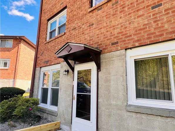 910 Parr Meadow Drive #9J, Middlehope, NY 12550