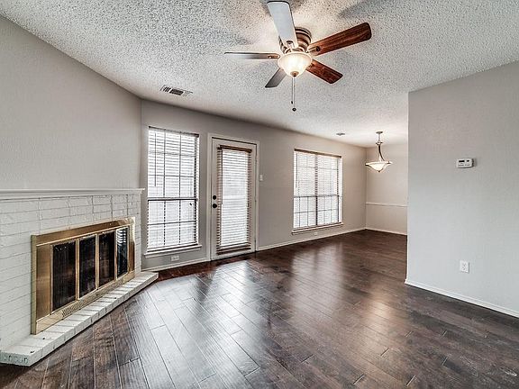 3rd image of 206 Saint Moritz Ct