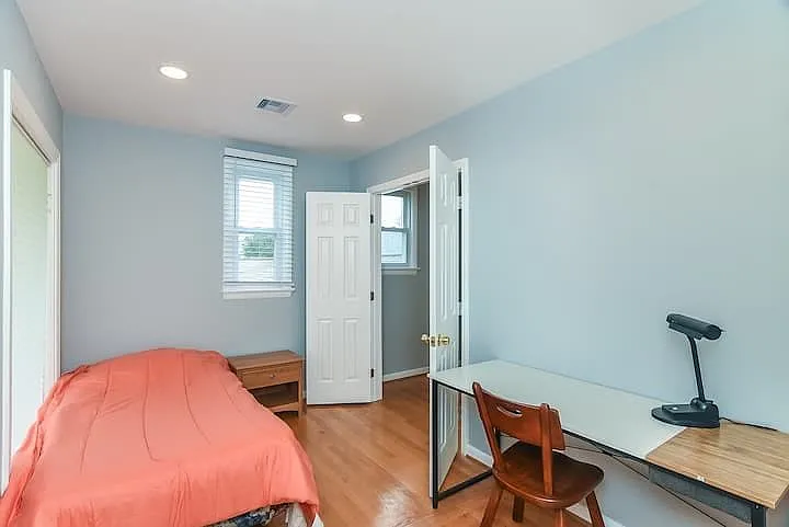 919 Bryant Ave — Photo 5