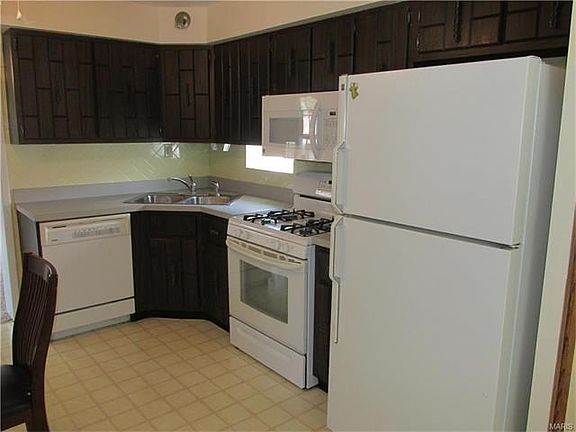 4th image of 8109 Parkwood Dr