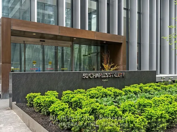 50 Charles St E #4307, Toronto, ON M4Y 0C3