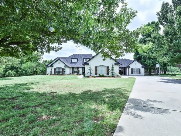 1000 E Whispering Oaks Ter, Mustang, OK 73064