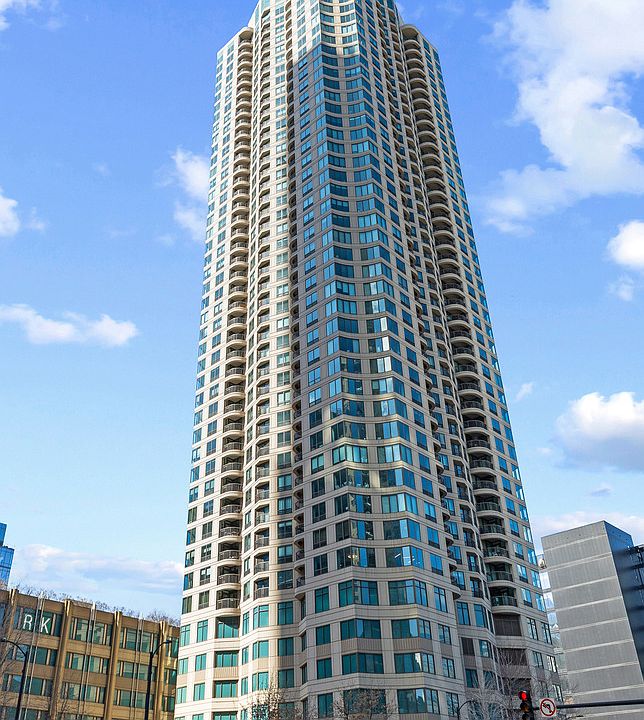 1st image of 400 N La Salle Dr APT 3412