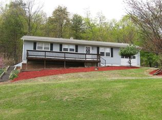 507 Detour Rd, Great Cacapon, WV 25422