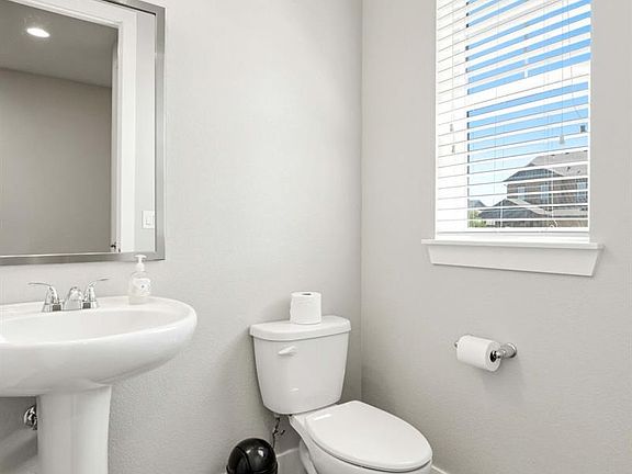 4th image of 6875 E 133rd Avenue