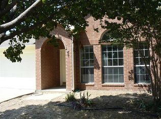 3333 Willouby Dr, Grand Prairie, TX 75052