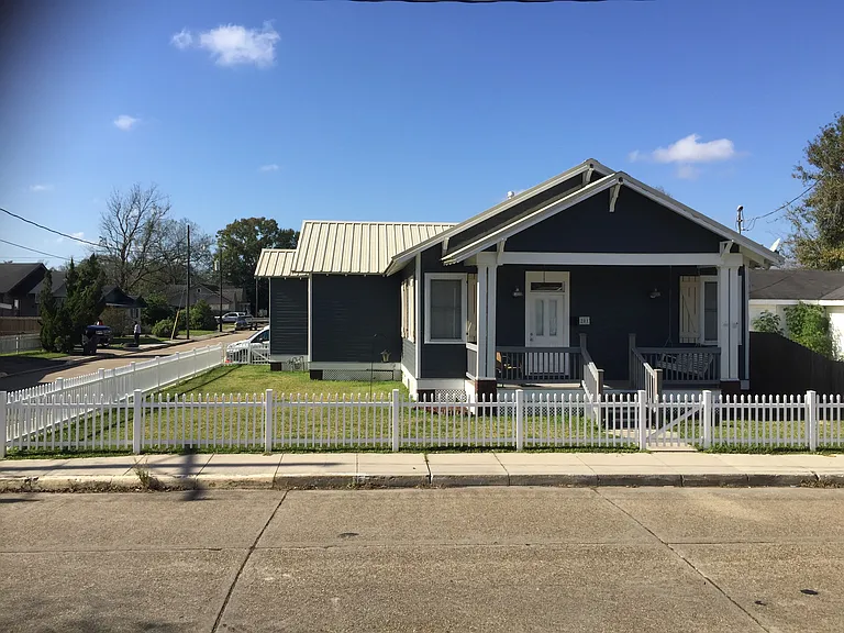 201 Williams Ave — Photo 3