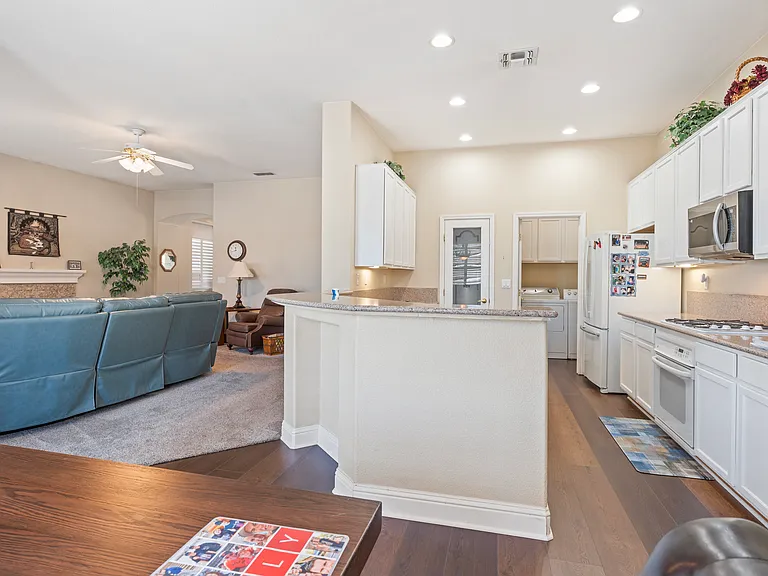 1121 Galston Dr — Photo 7