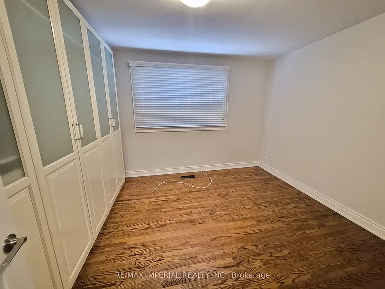 8 Multiflora Pl — Photo 9