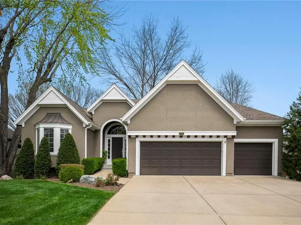 7504 W 149th St, Overland Park, KS 66223