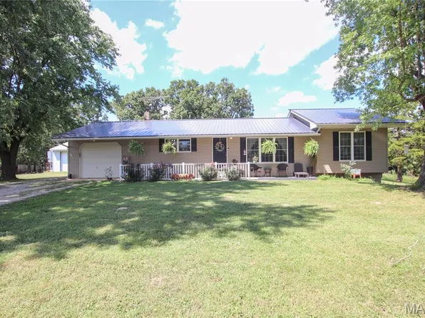 425 Bechter Rd, Bourbon, MO 65441