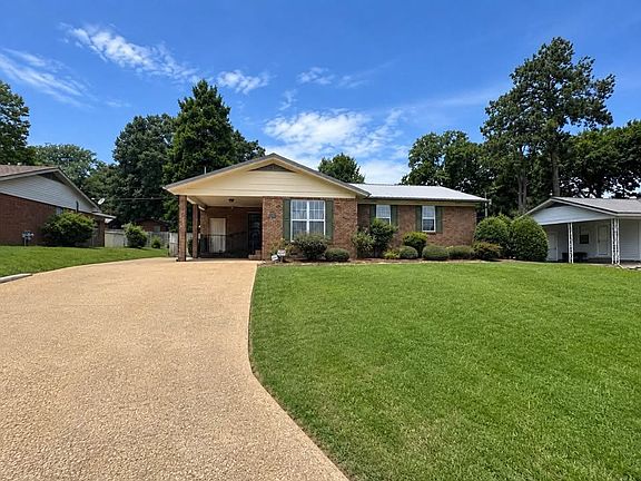 2nd image of 2049 Oakhurst Dr