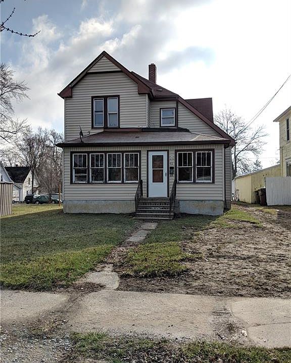 1st image of 416 S Pleasant St