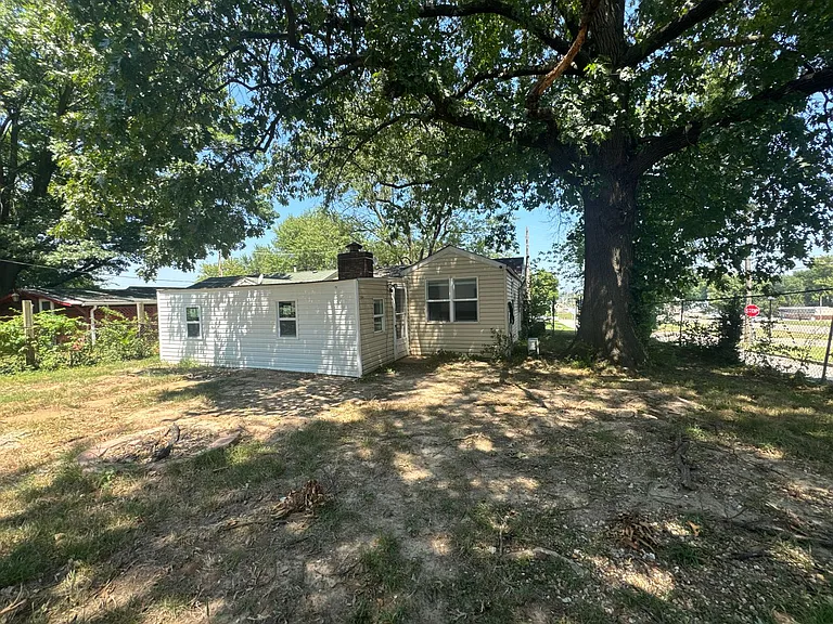 8600 Stella Ave — Photo 17