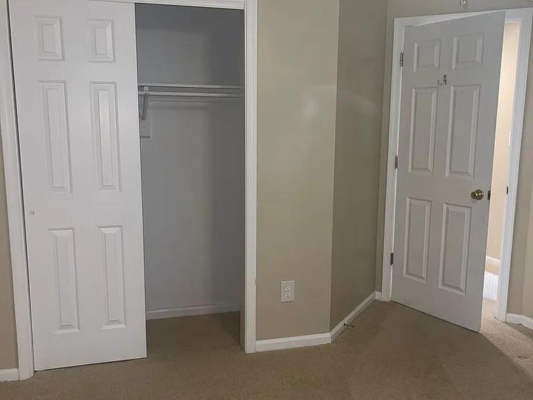 820 E Willow Point Pl — Photo 35