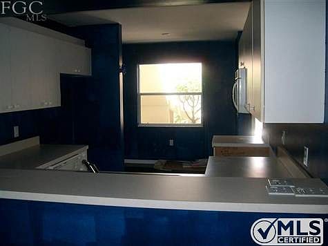 5th image of 321 Robin Hood Cir Unit 103