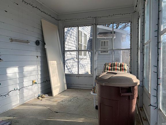 3rd image of 1208 N Jefferson St
