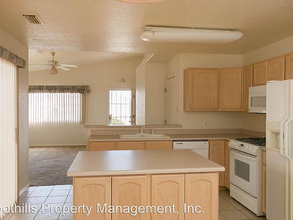 5th image of 633 Silver Springs Cir