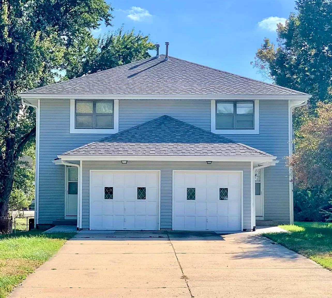2 bed, 1.5 bath, 1165 sqft, $1,100 — Photo 1