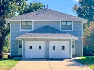 517 Vilas St, Leavenworth, KS 66048