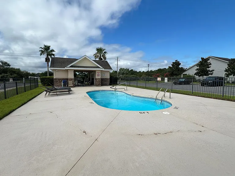 401 Barry McCaffrey L1 Maybank Vlg — Photo 23
