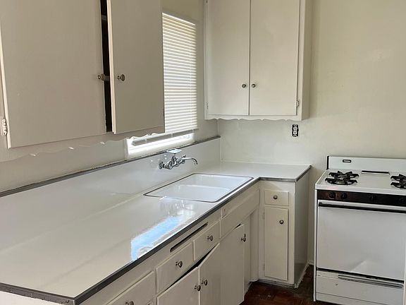 2nd image of 413 E Valencia Ave #B