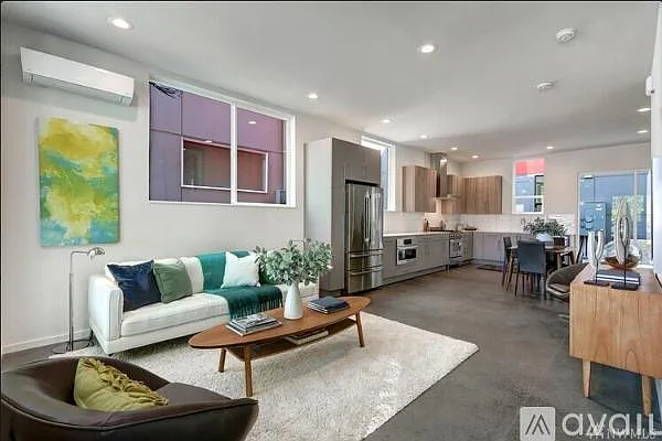 3 bed, 1665 sqft, $3,395 — Photo 2