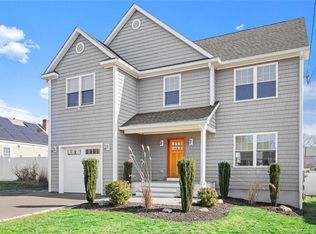 25 Sawyer Rd, Fairfield, CT 06824