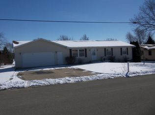 104 B St, Toledo, IA 52342