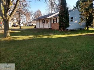 804 Inverness St, Eaton Rapids, MI 48827